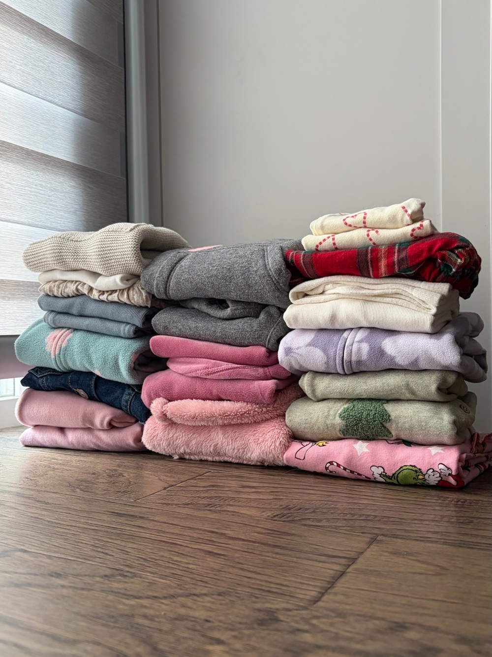 24 Piece Bundle Girl’s 9-12m Fall Winter Clothing Lot